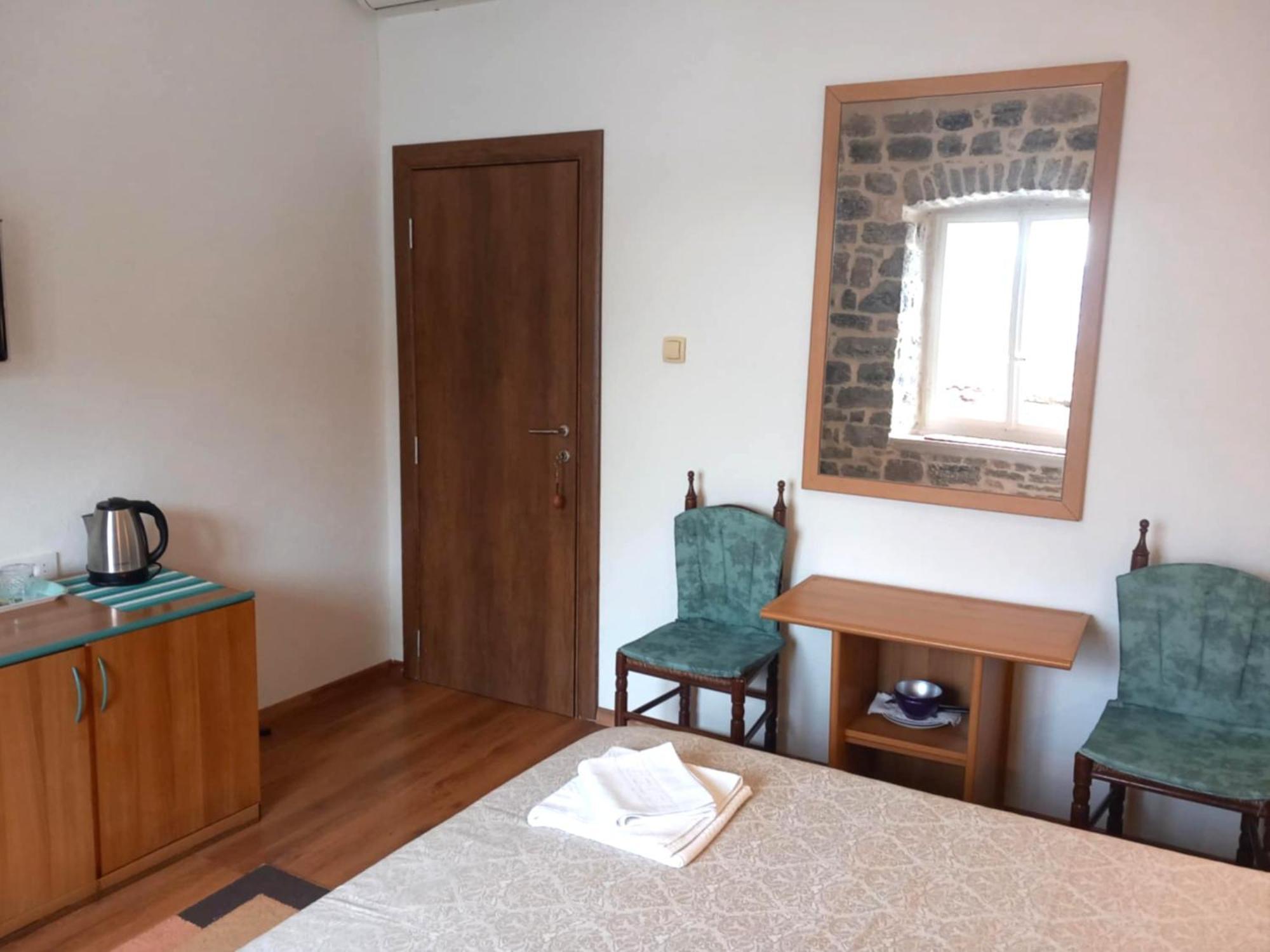 Bluemarine Rooms & Apartments เปราสต์ ภายนอก รูปภาพ