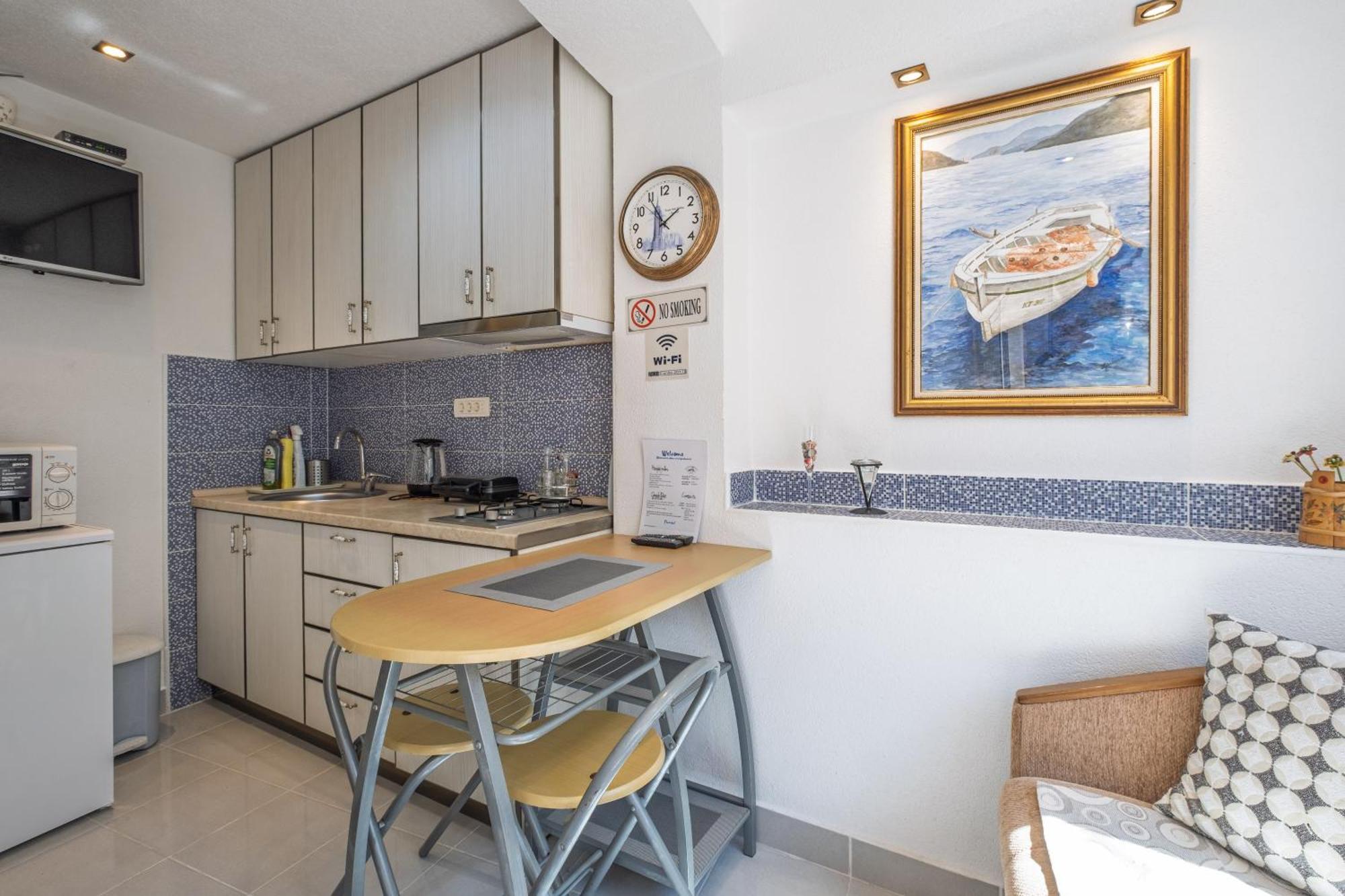 Bluemarine Rooms & Apartments เปราสต์ ภายนอก รูปภาพ