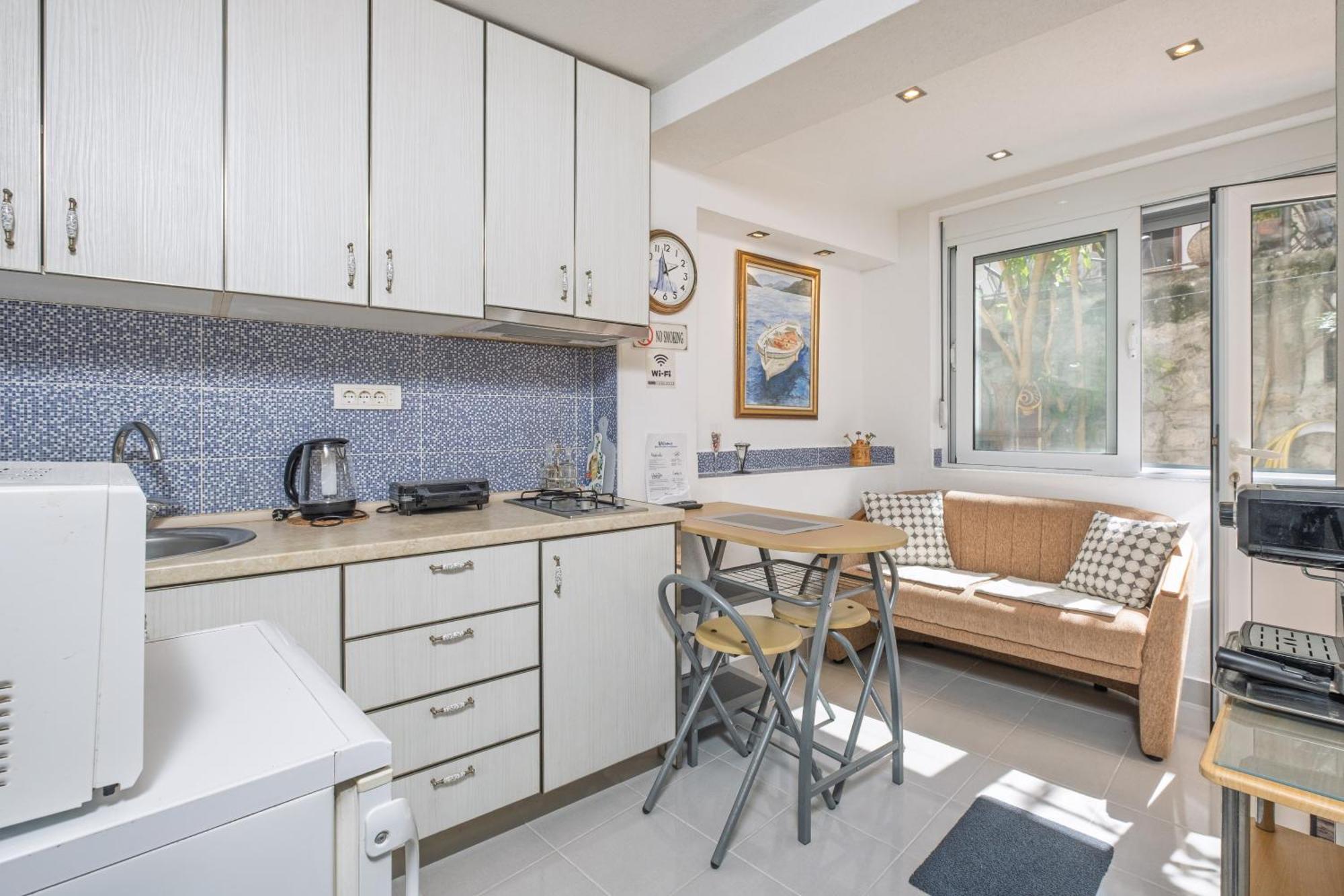 Bluemarine Rooms & Apartments เปราสต์ ภายนอก รูปภาพ