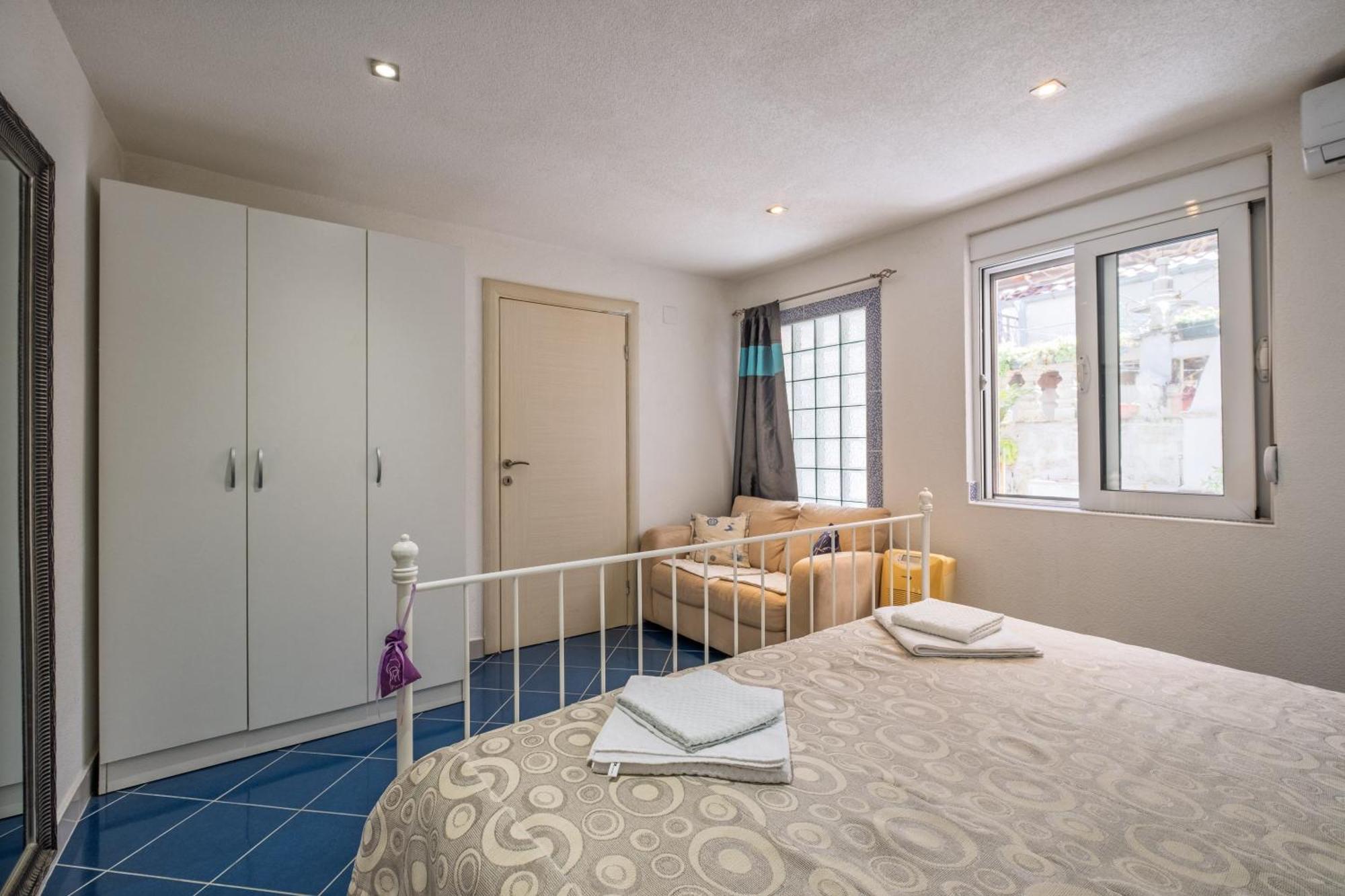 Bluemarine Rooms & Apartments เปราสต์ ภายนอก รูปภาพ