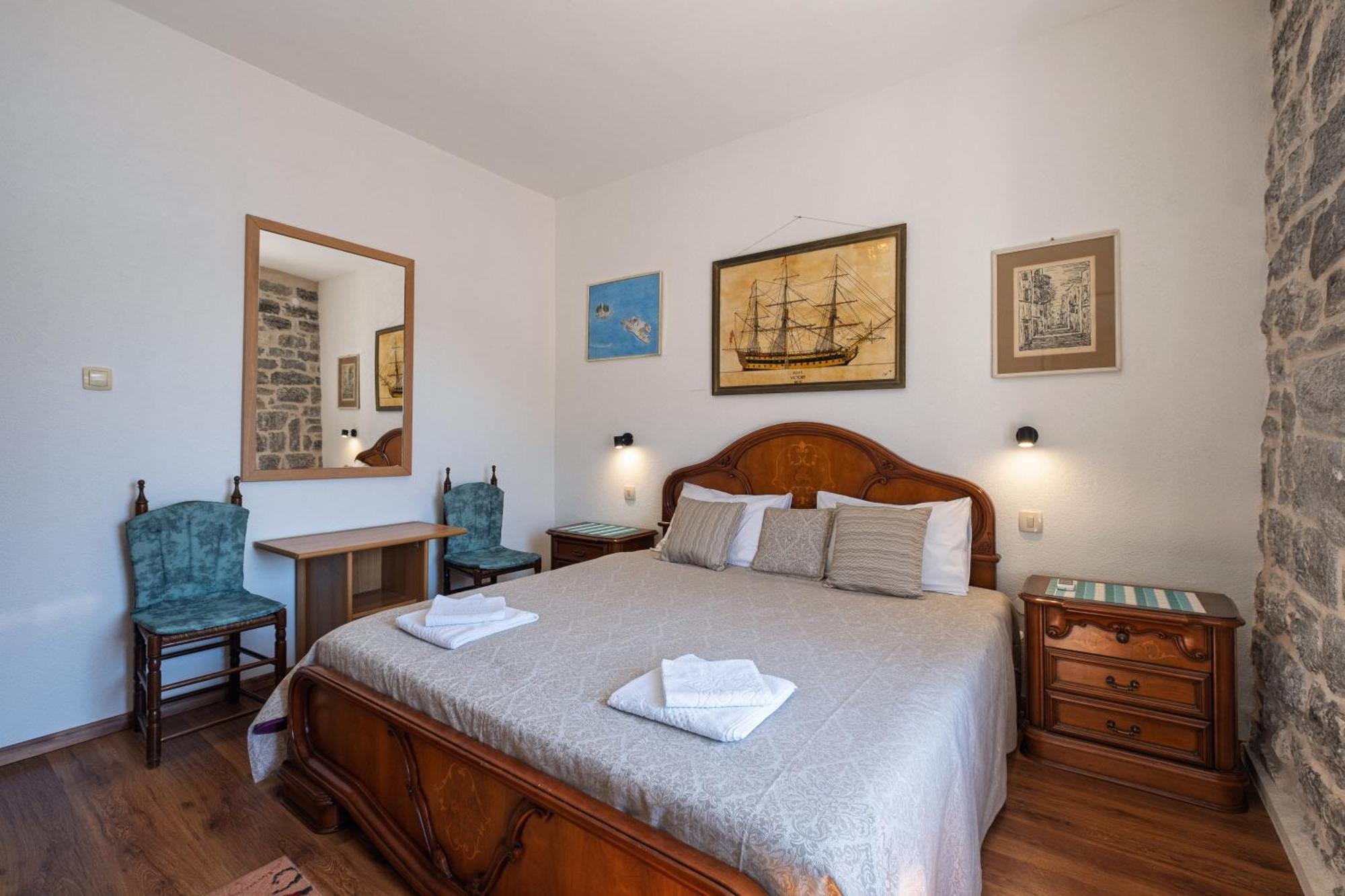 Bluemarine Rooms & Apartments เปราสต์ ภายนอก รูปภาพ