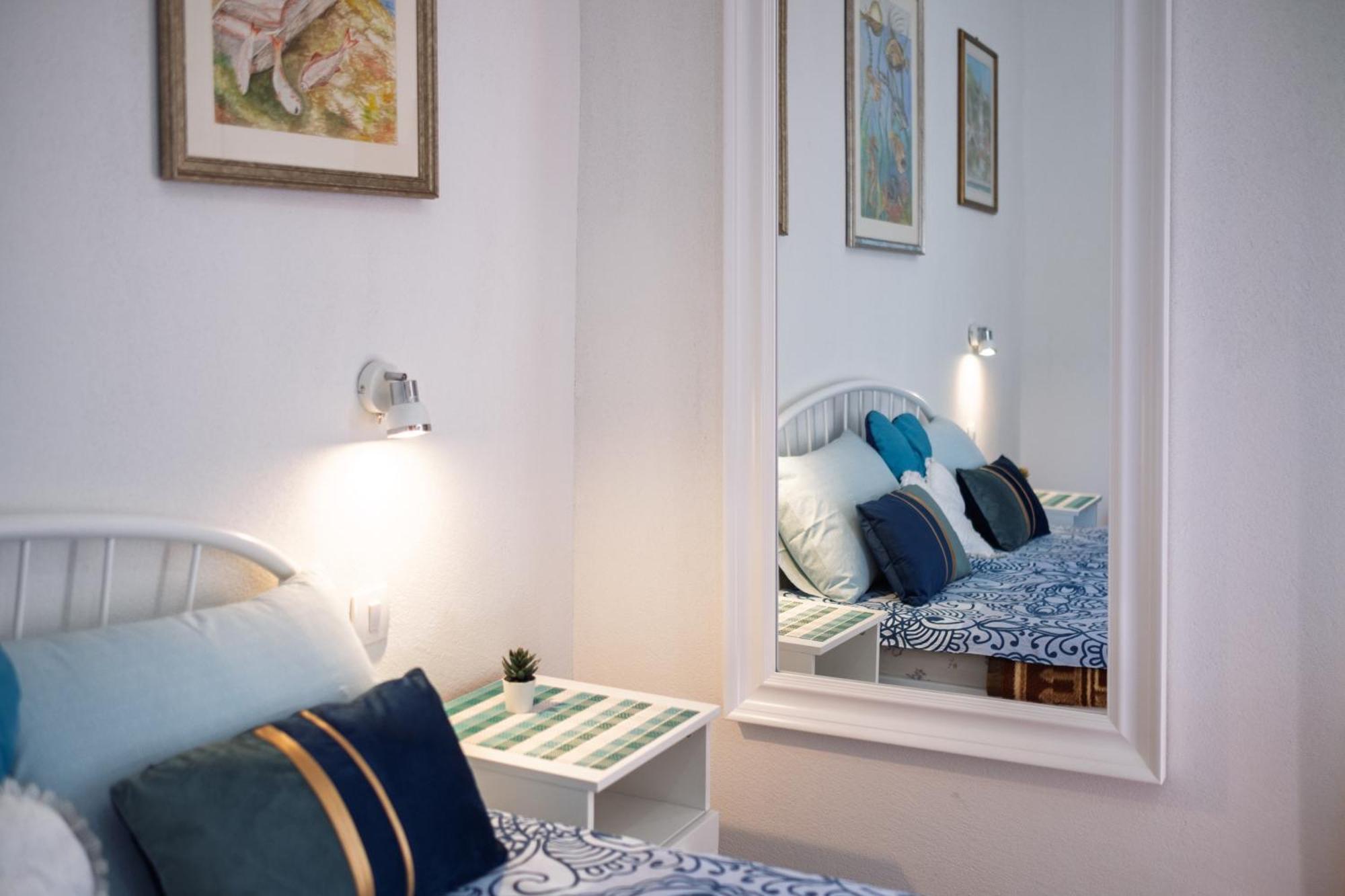 Bluemarine Rooms & Apartments เปราสต์ ภายนอก รูปภาพ